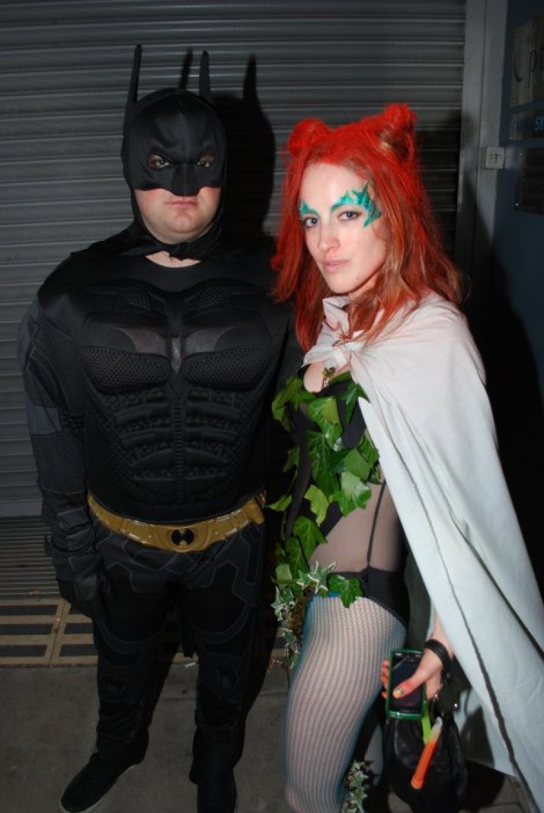 Batman & Poison Ivy | World Headquarters